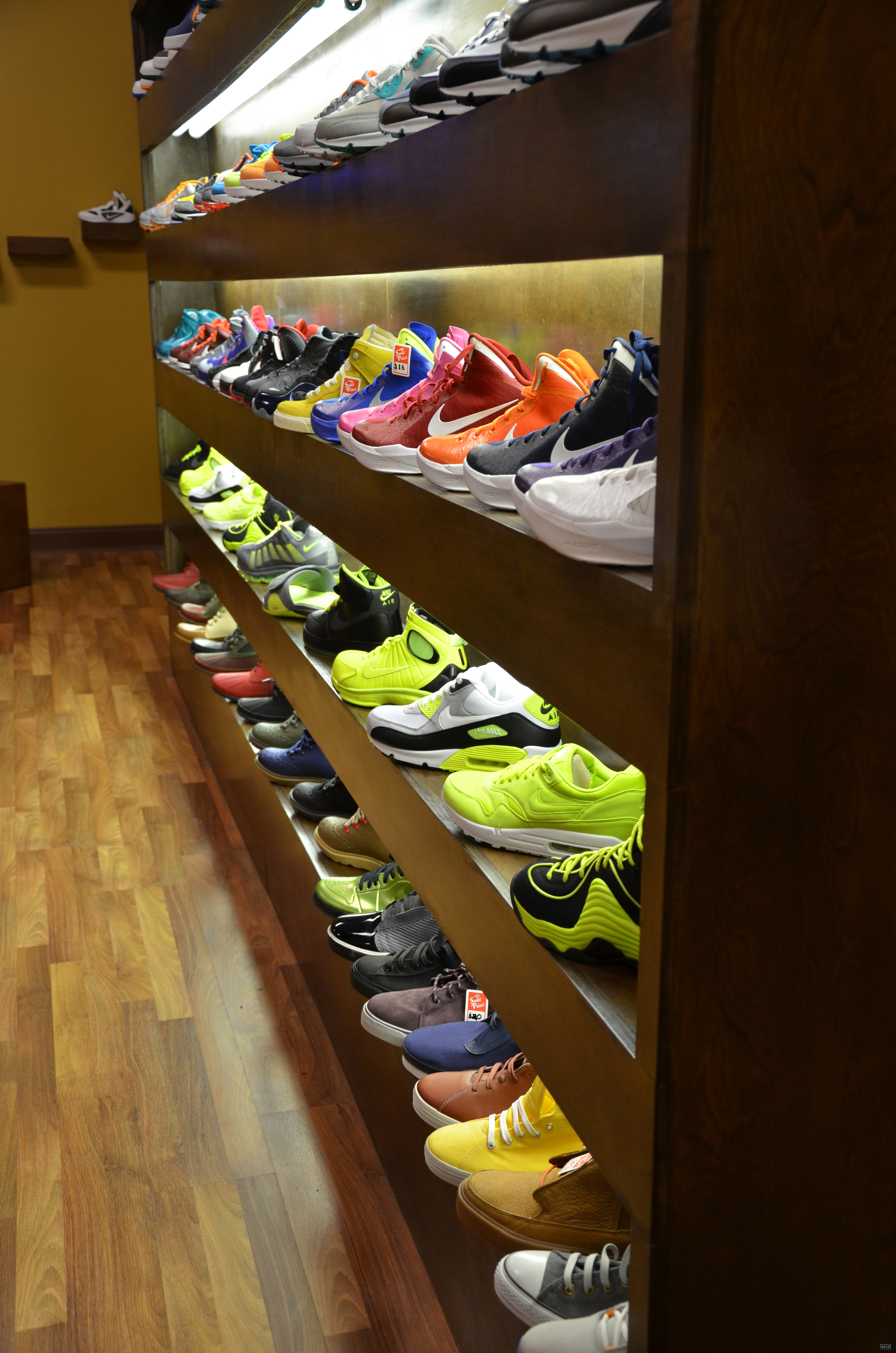 Fresh shop sneaker store