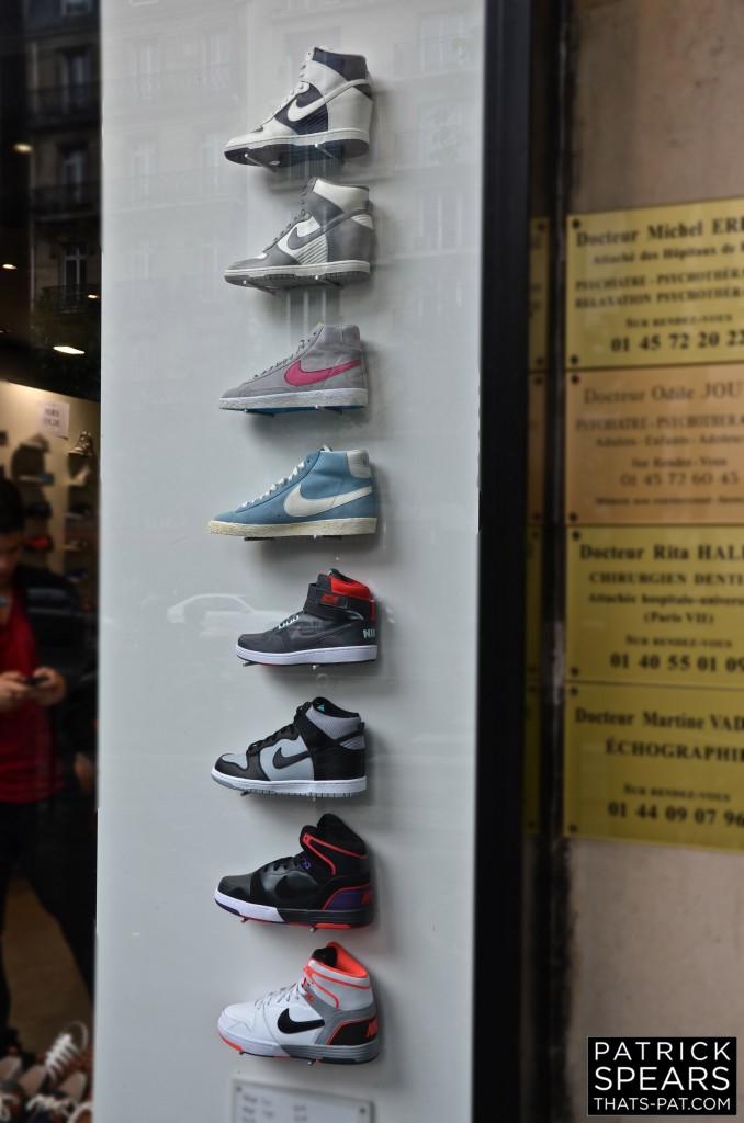 NIKE DISPLAY IN PARIS